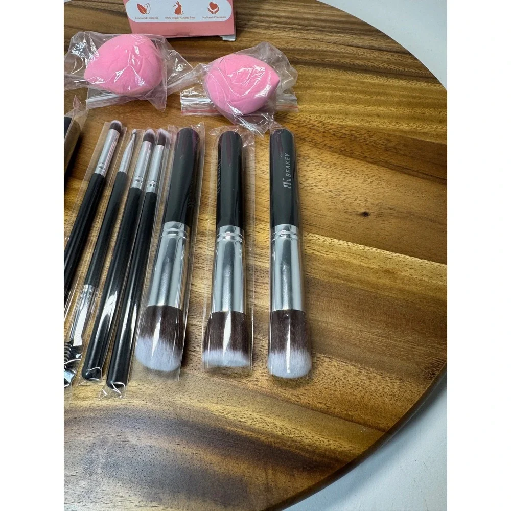 BEAKEY‎ Makeup Brush Set - 10 Pcs Glam Blend Tap Paw Brushes Sponges